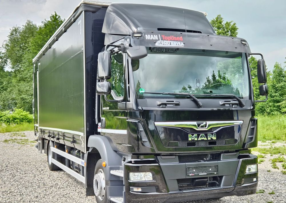 MAN TGM 12.290/15.290/E6/FIRANKA/BOCZNE DRZWI/BURTO-FIRANKA/18PALET/WINDA/NISKI PRZEBIEG/2018/CAŁY NA PODUSZKACH/SERWISOWANY - Caminhão com lona: foto 2 MAN TGM 12.290/15.290/E6/FIRANKA/BOCZNE DRZWI/BURTO-FIRANKA/18PALET/WINDA/NISKI PRZEBIEG/2018/CAŁY NA PODUSZKACH/SERWISOWANY - Caminhão com lona: foto 2
