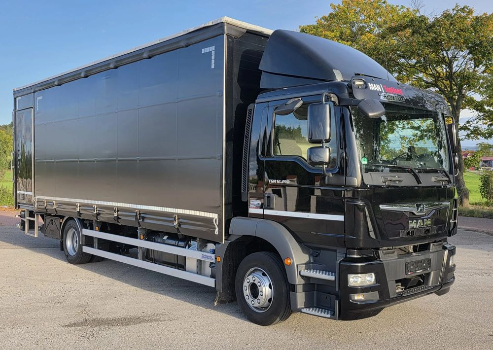 MAN TGM 12.290 / 15.290 / E6/ FIRANKA /BOCZNE DRZWI / BURTO-FIRANKA / 18PALET / WINDA / NISKI PRZEBIEG / 2018/ CAŁY NA PODUSZKACH / SERWISOWANY - Caminhão com lona: foto 2 MAN TGM 12.290 / 15.290 / E6/ FIRANKA /BOCZNE DRZWI / BURTO-FIRANKA / 18PALET / WINDA / NISKI PRZEBIEG / 2018/ CAŁY NA PODUSZKACH / SERWISOWANY - Caminhão com lona: foto 2
