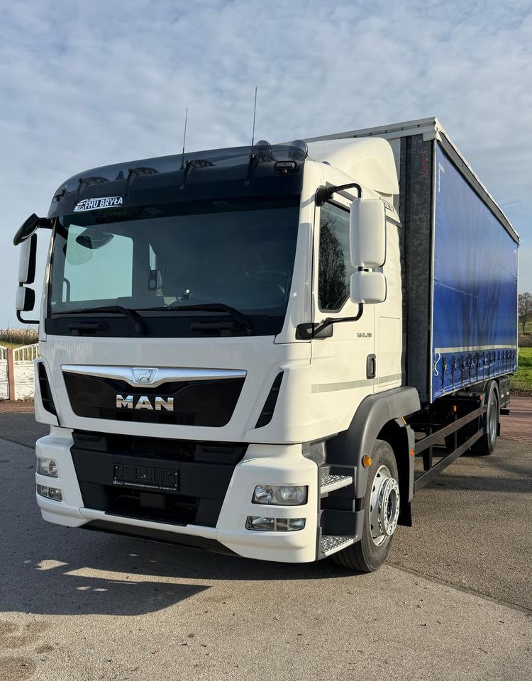 MAN TGM 15.290 / FIRANKA / 2016R / KLIMA POSTOJOWA /SPROWADZONY/ 8T ŁADOWNOŚĆ / 17 PALET / E6 / WINDA / - Caminhão com lona: foto 1 MAN TGM 15.290 / FIRANKA / 2016R / KLIMA POSTOJOWA /SPROWADZONY/ 8T ŁADOWNOŚĆ / 17 PALET / E6 / WINDA / - Caminhão com lona: foto 1