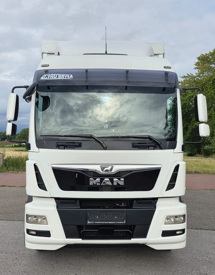 MAN TGM 18.290 / 18.250 /E6 / 22 PALETY / AUTOMAT / ZSUWANY DACH ORAZ BOKI / 9700 ŁADOWNOŚĆ / SERWISOWANY / NISKI PRZEBIEG / WINDA / FIRANKA / SPROWADZONY / 2019 / 335 TYŚ PRZEBIEG / PIERWSZY WŁAŚCIC - Caminhão com lona: foto 3 MAN TGM 18.290 / 18.250 /E6 / 22 PALETY / AUTOMAT / ZSUWANY DACH ORAZ BOKI / 9700 ŁADOWNOŚĆ / SERWISOWANY / NISKI PRZEBIEG / WINDA / FIRANKA / SPROWADZONY / 2019 / 335 TYŚ PRZEBIEG / PIERWSZY WŁAŚCIC - Caminhão com lona: foto 3
