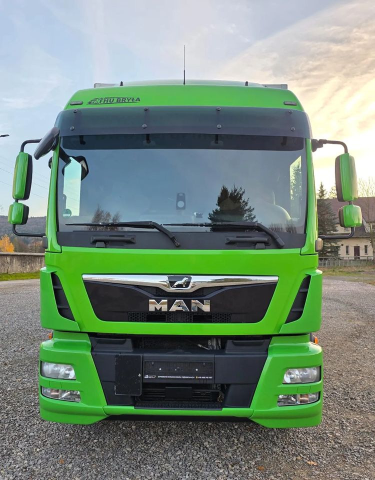 MAN TGM 18.320 / 18.290 / 15.290 / IZOTERMA / WINDA / 19PALET / E6 / 08.2018 / LIFT / SPROWADZONY / AUTOMAT / SYPIALKA / PIERWSZY WŁAŚCICIEL / BOCZNE DRZWI / STAN BARDZO DOBRY - Caminhão frigorífico: foto 3 MAN TGM 18.320 / 18.290 / 15.290 / IZOTERMA / WINDA / 19PALET / E6 / 08.2018 / LIFT / SPROWADZONY / AUTOMAT / SYPIALKA / PIERWSZY WŁAŚCICIEL / BOCZNE DRZWI / STAN BARDZO DOBRY - Caminhão frigorífico: foto 3