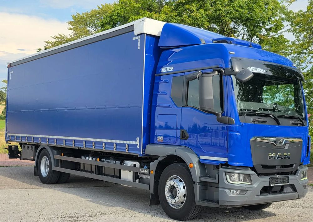MAN TGM 18.320 / 18.290 / NOWY MODEL / E6 / 20PALET / 9200 ŁADOWNOŚĆ / SERWISOWANY / NISKI PRZEBIEG / WINDA / FIRANKA / SPROWADZONY / 2021 / NISKI PRZEBIEG /PIERWSZY WŁAŚCICIEL/ - Caminhão com lona: foto 1 MAN TGM 18.320 / 18.290 / NOWY MODEL / E6 / 20PALET / 9200 ŁADOWNOŚĆ / SERWISOWANY / NISKI PRZEBIEG / WINDA / FIRANKA / SPROWADZONY / 2021 / NISKI PRZEBIEG /PIERWSZY WŁAŚCICIEL/ - Caminhão com lona: foto 1