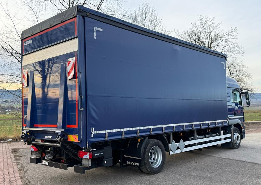 MAN TGM 18.340 / FIRANKA / SPROWADZONY / 9100 ŁADOWNOŚĆ / 18 PALET / E6 / WINDA / - Caminhão com lona: foto 4 MAN TGM 18.340 / FIRANKA / SPROWADZONY / 9100 ŁADOWNOŚĆ / 18 PALET / E6 / WINDA / - Caminhão com lona: foto 4