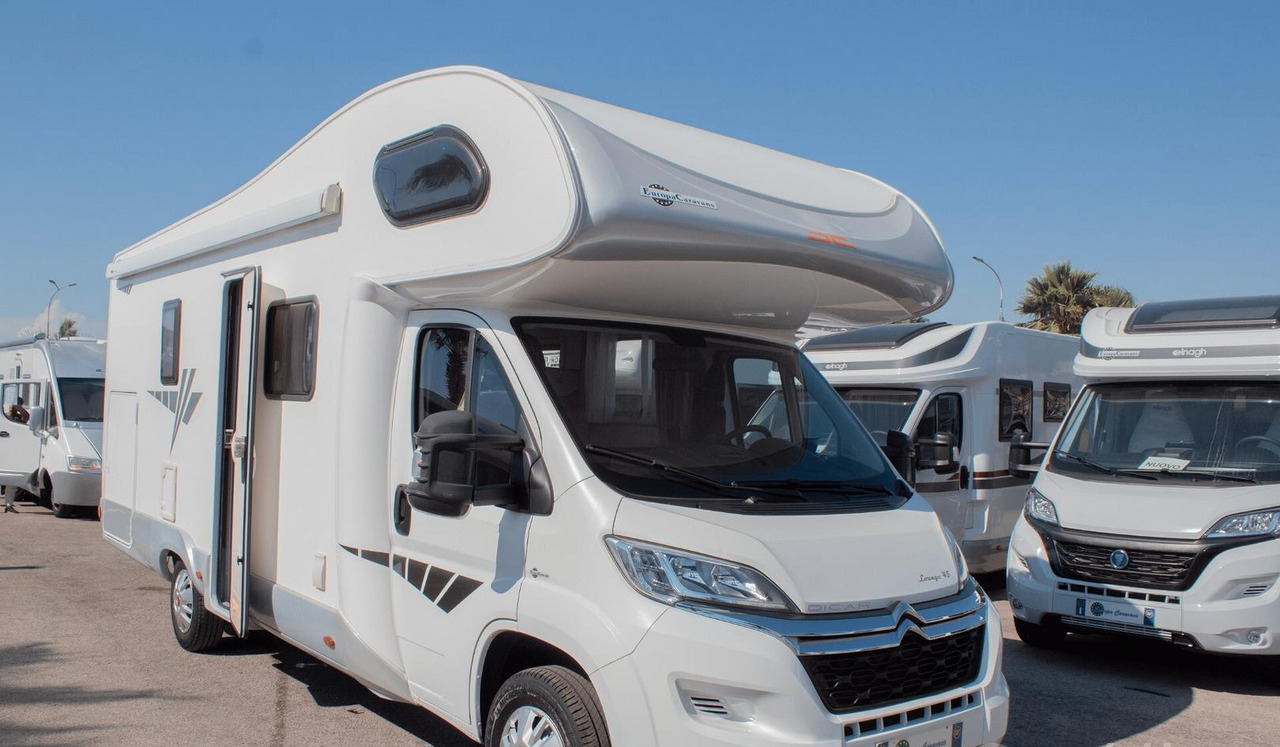 Giottiline lounge 45 - Autocaravana capucine: foto 2 Giottiline lounge 45 - Autocaravana capucine: foto 2