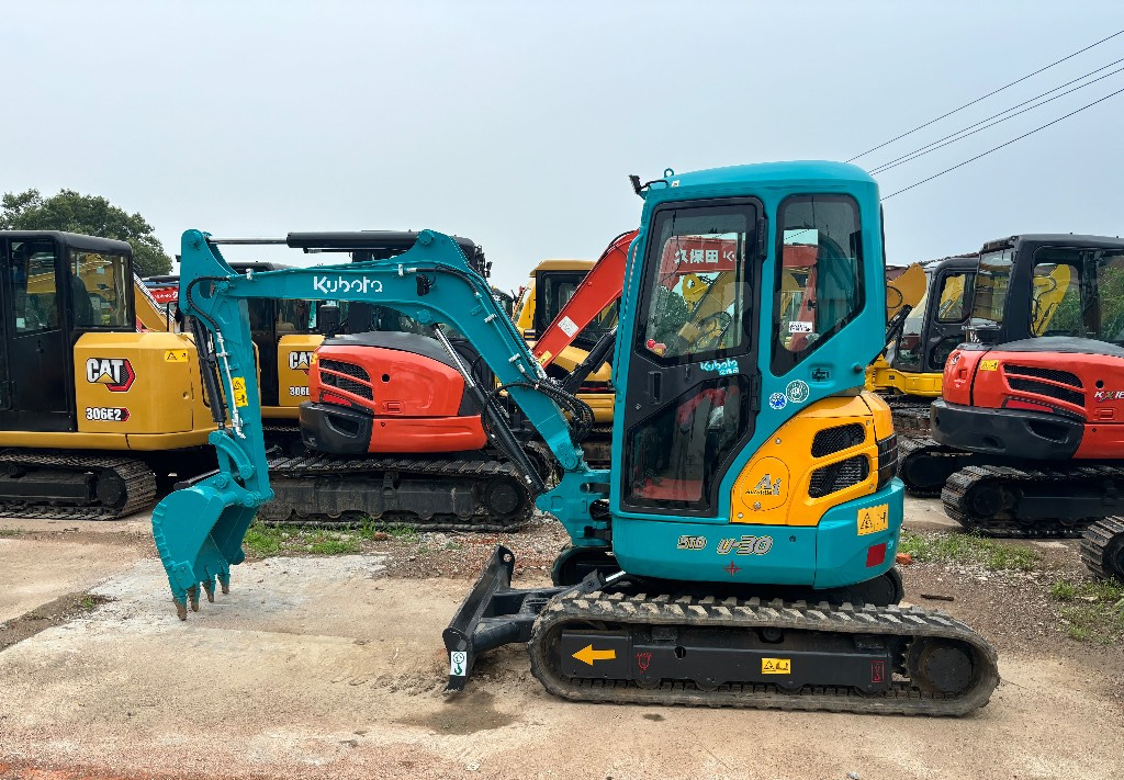 KUBOTA U30 - Mini escavadeira: foto 1 KUBOTA U30 - Mini escavadeira: foto 1