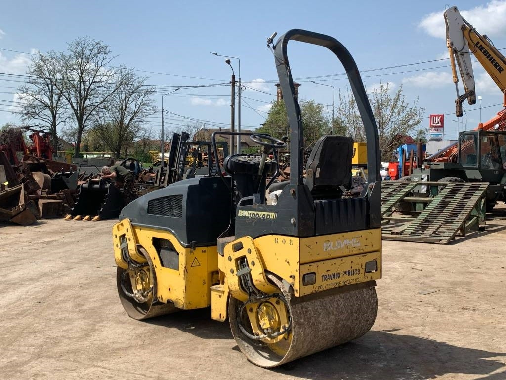 Bomag BW 100 AD-4 - Compactador de asfalto: foto 4 Bomag BW 100 AD-4 - Compactador de asfalto: foto 4