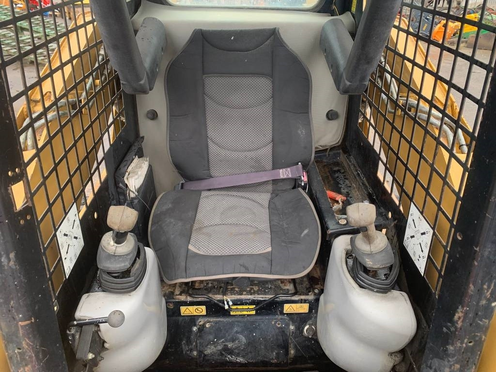 Mini carregadeira CAT 257 B: foto 10