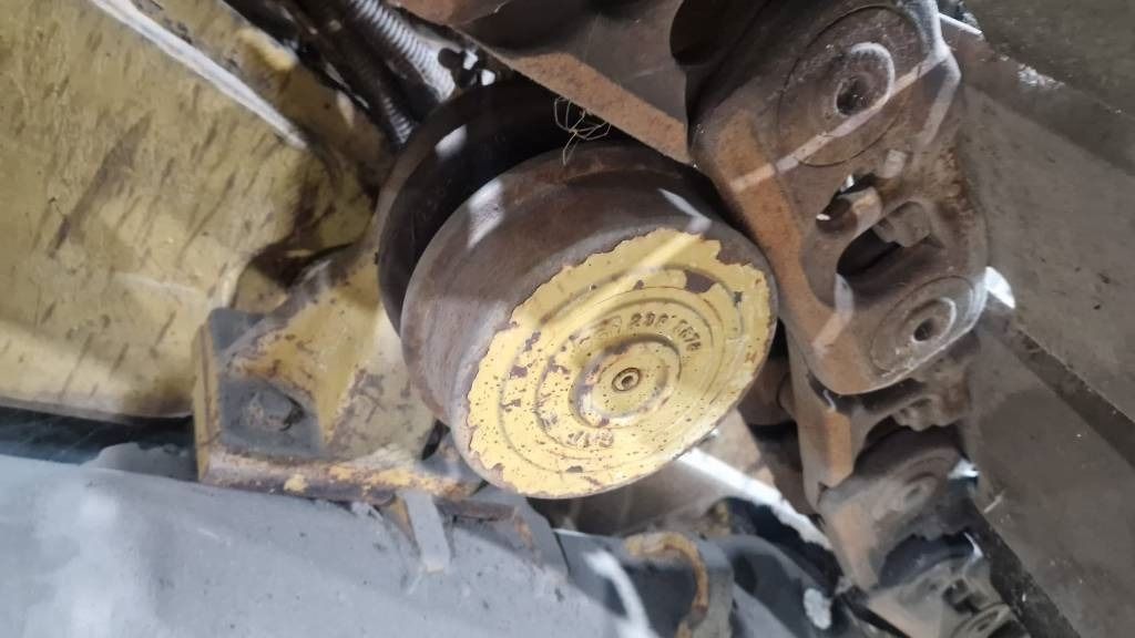 CAT D5 FOR PARTS - Buldôzer: foto 3 CAT D5 FOR PARTS - Buldôzer: foto 3