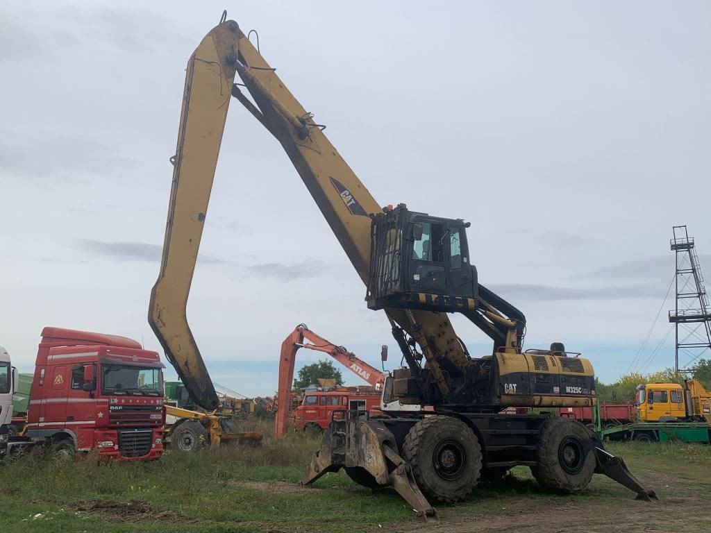 CAT M 325 C L MH - Manipulador de material: foto 1 CAT M 325 C L MH - Manipulador de material: foto 1