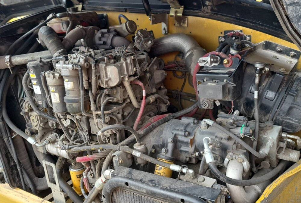 CAT TH 408 D - Empilhador telescópico: foto 4 CAT TH 408 D - Empilhador telescópico: foto 4