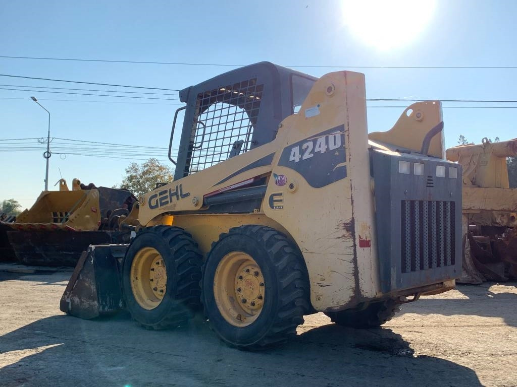 Locação de Gehl 4240  Gehl 4240: foto 6