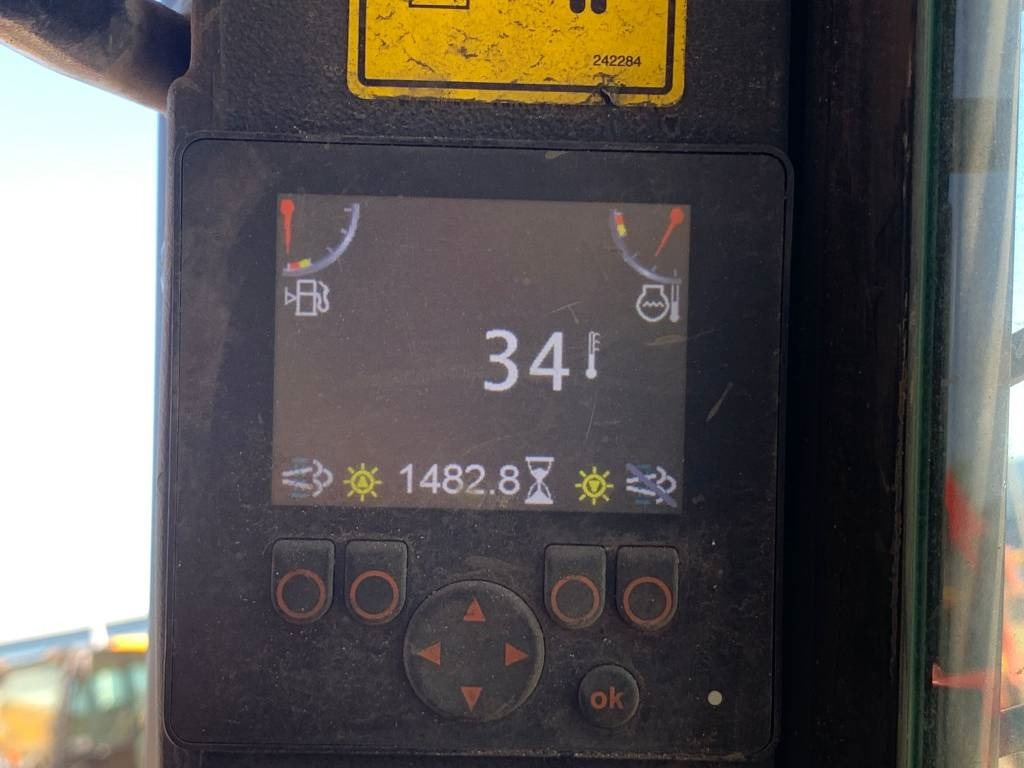 Locação de Gehl R 165  Gehl R 165: foto 10