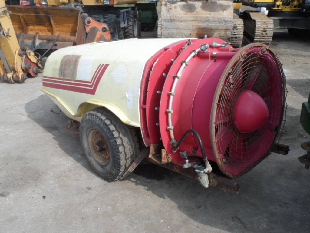 Hardi 1000  - Pulverizador de arrastar: foto 3 Hardi 1000  - Pulverizador de arrastar: foto 3