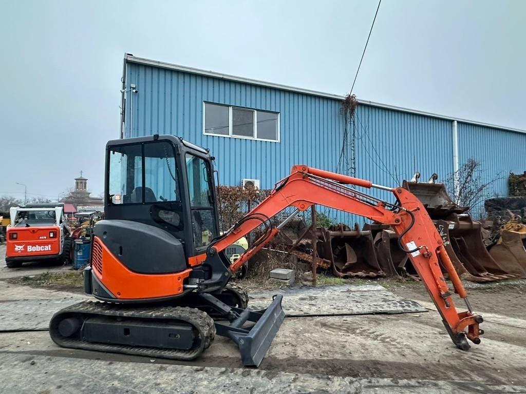 Locação de Hitachi ZX 27 U-2  Hitachi ZX 27 U-2: foto 6