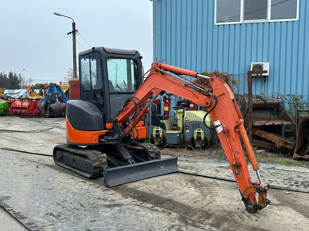 Hitachi ZX 27 U-2 - Mini escavadeira: foto 5 Hitachi ZX 27 U-2 - Mini escavadeira: foto 5