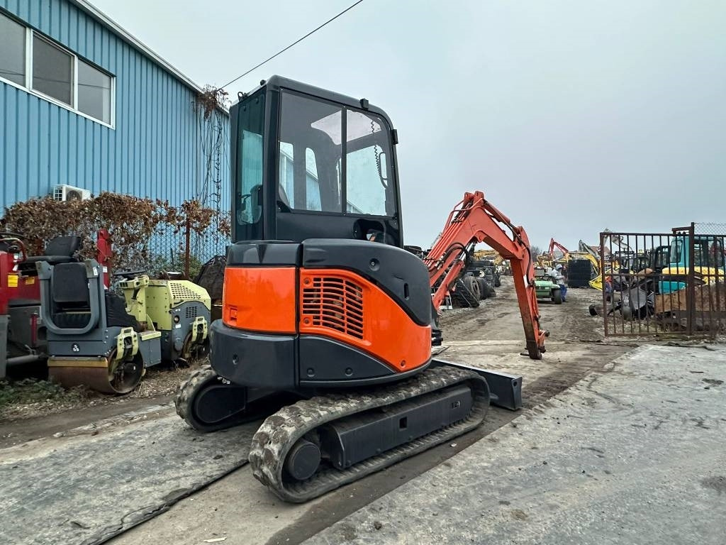 Locação de Hitachi ZX 27 U-2  Hitachi ZX 27 U-2: foto 7