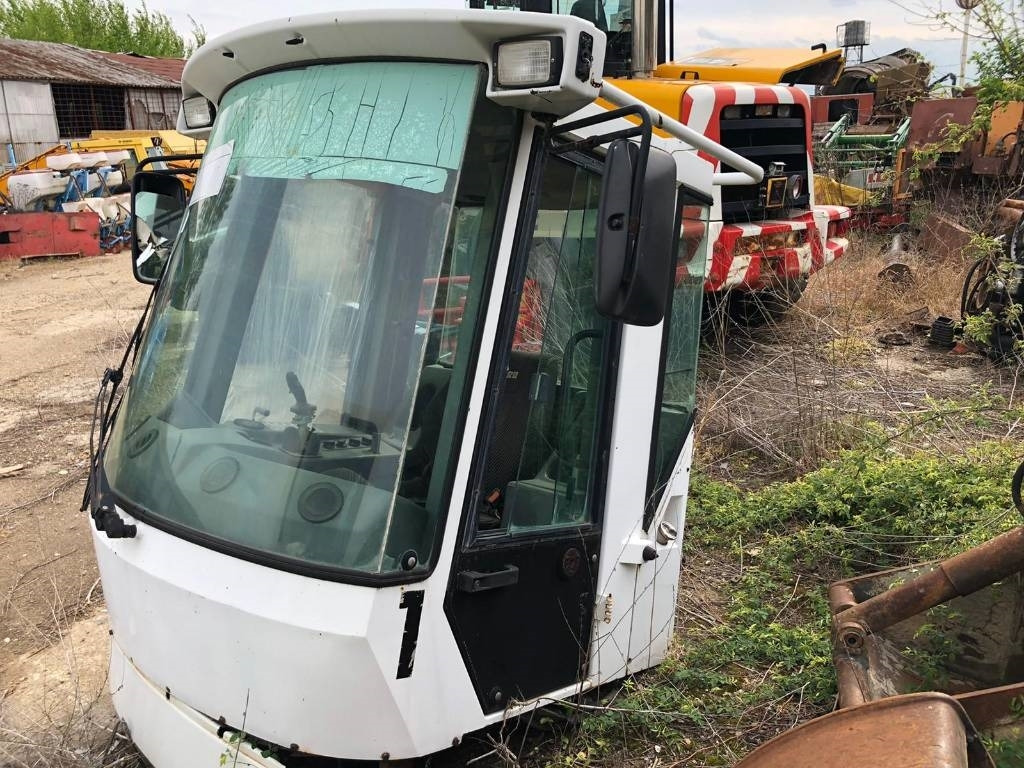 Liebherr For Parts L564-L574 - Cabine de Máquina de construção: foto 3 Liebherr For Parts L564-L574 - Cabine de Máquina de construção: foto 3