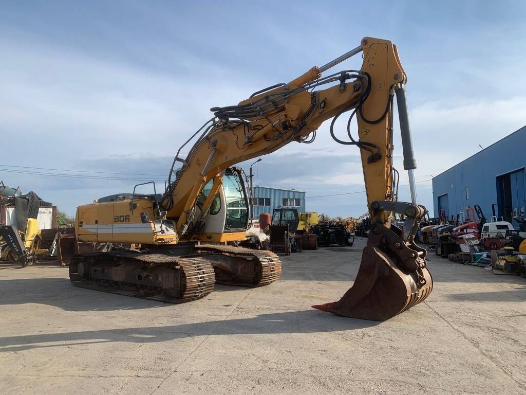 Liebherr R 906 LC Liebherr R 906 LC - Escavadora de rastos: foto 5 Liebherr R 906 LC Liebherr R 906 LC - Escavadora de rastos: foto 5