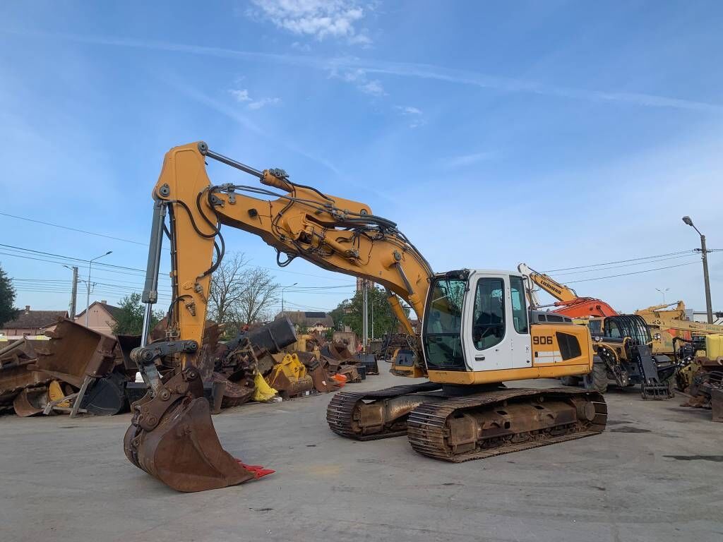 Liebherr R 906 LC Liebherr R 906 LC - Escavadora de rastos: foto 1 Liebherr R 906 LC Liebherr R 906 LC - Escavadora de rastos: foto 1