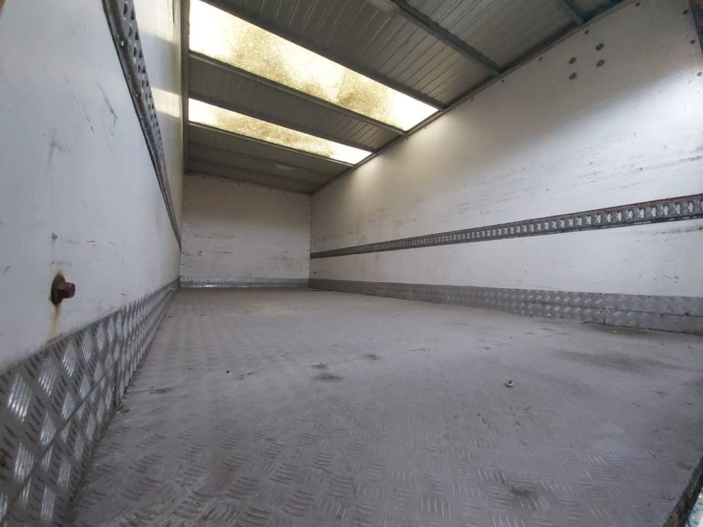 Mercedes-Benz 814D - Caminhão furgão: foto 5 Mercedes-Benz 814D - Caminhão furgão: foto 5