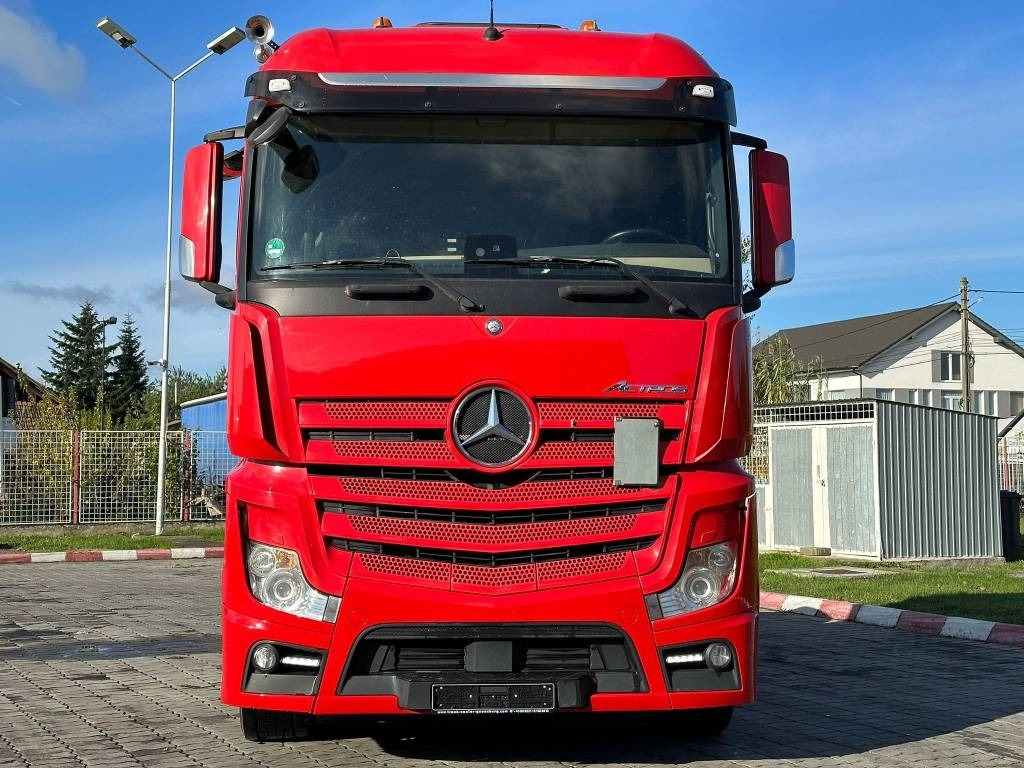 Mercedes-Benz Actros 963-4-A - Caminhão furgão: foto 2 Mercedes-Benz Actros 963-4-A - Caminhão furgão: foto 2