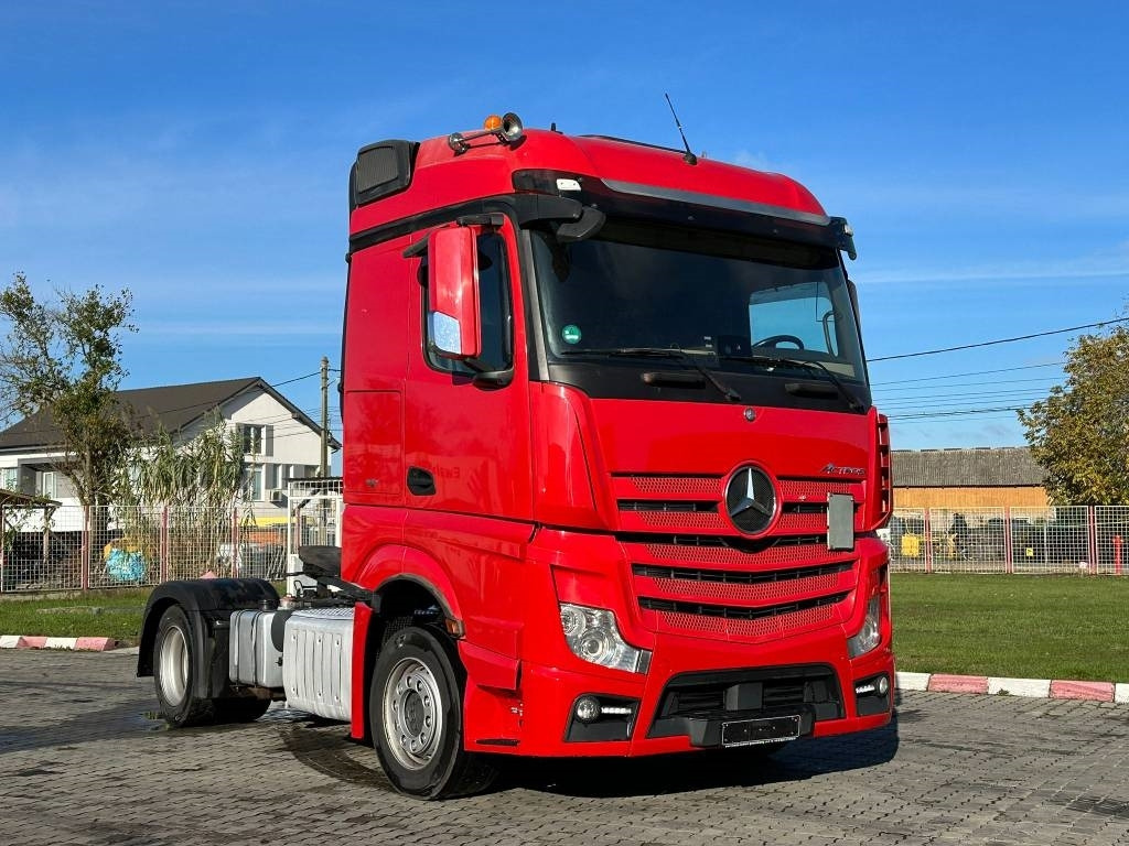 Mercedes-Benz Actros 963-4-A - Caminhão furgão: foto 1 Mercedes-Benz Actros 963-4-A - Caminhão furgão: foto 1