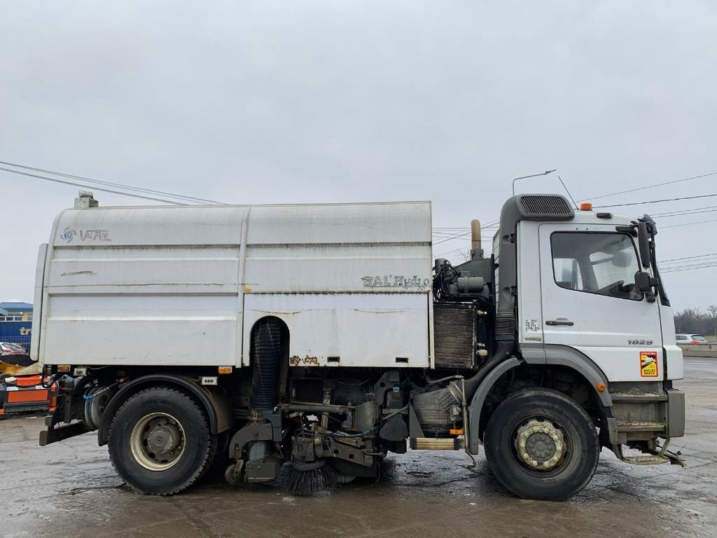Mercedes-Benz Axor 1829 - Varredora urbana: foto 3 Mercedes-Benz Axor 1829 - Varredora urbana: foto 3