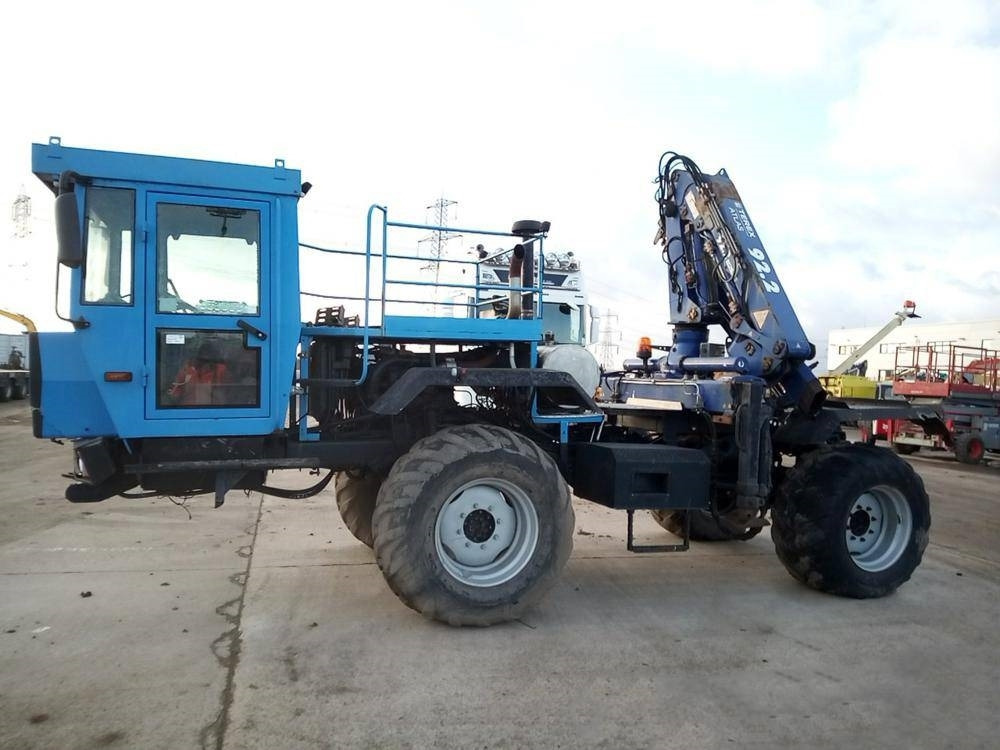 Mercedes-Benz Unimog - Caminhão grua: foto 2 Mercedes-Benz Unimog - Caminhão grua: foto 2