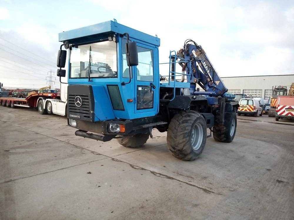 Mercedes-Benz Unimog - Caminhão grua: foto 1 Mercedes-Benz Unimog - Caminhão grua: foto 1