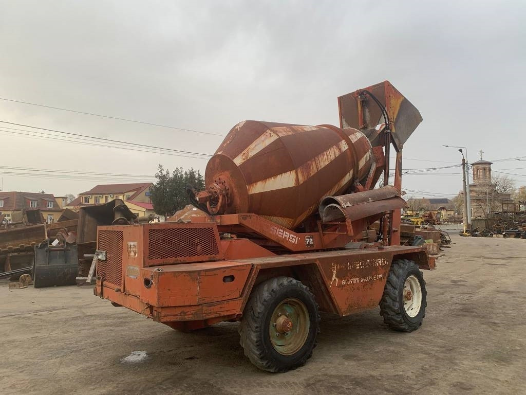 Messersi P2-R4 - Caminhão betoneira: foto 3 Messersi P2-R4 - Caminhão betoneira: foto 3