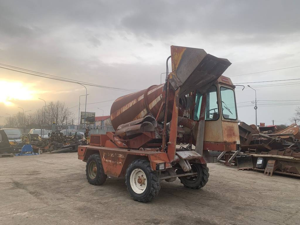 Messersi P2-R4 - Caminhão betoneira: foto 1 Messersi P2-R4 - Caminhão betoneira: foto 1