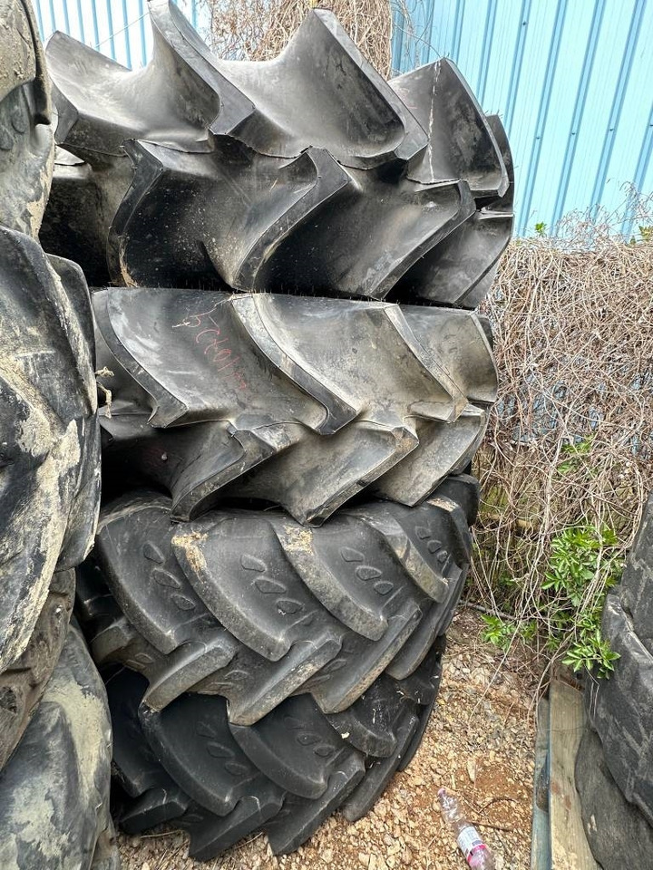 Pirelli 23.1/26 Harvester Tyres - Pneu de Máquina agrícola: foto 1 Pirelli 23.1/26 Harvester Tyres - Pneu de Máquina agrícola: foto 1