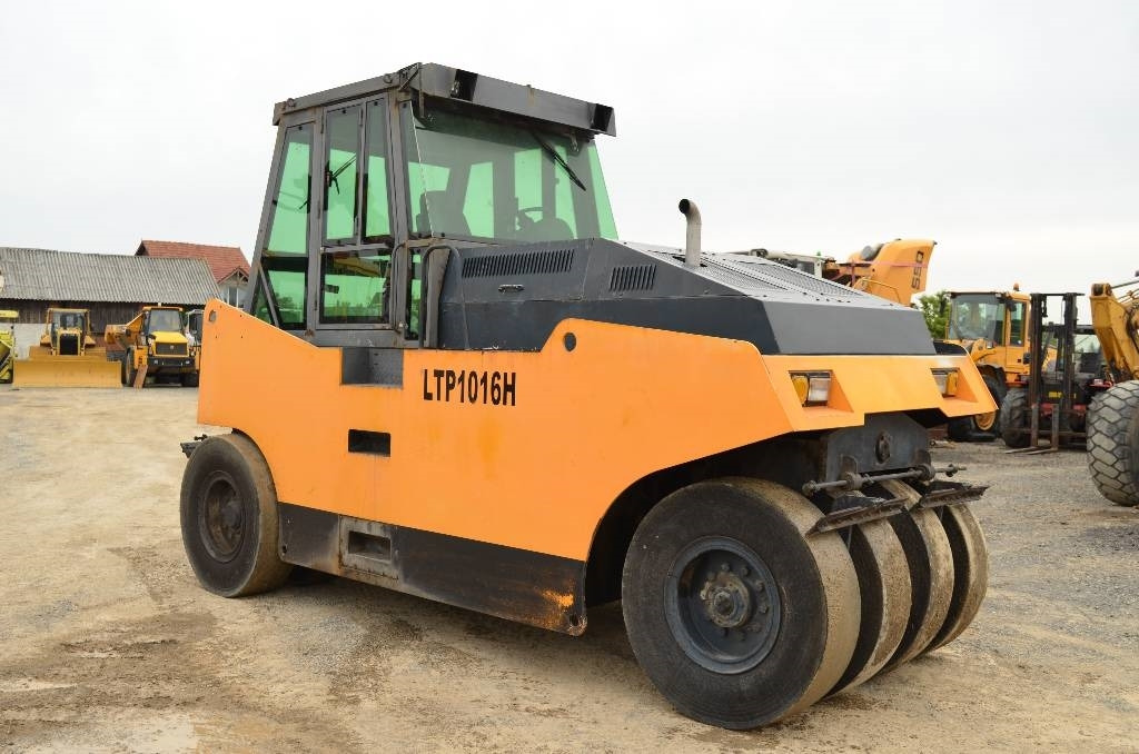 Sinoway LTP1016H - Compactador de pneus: foto 4 Sinoway LTP1016H - Compactador de pneus: foto 4