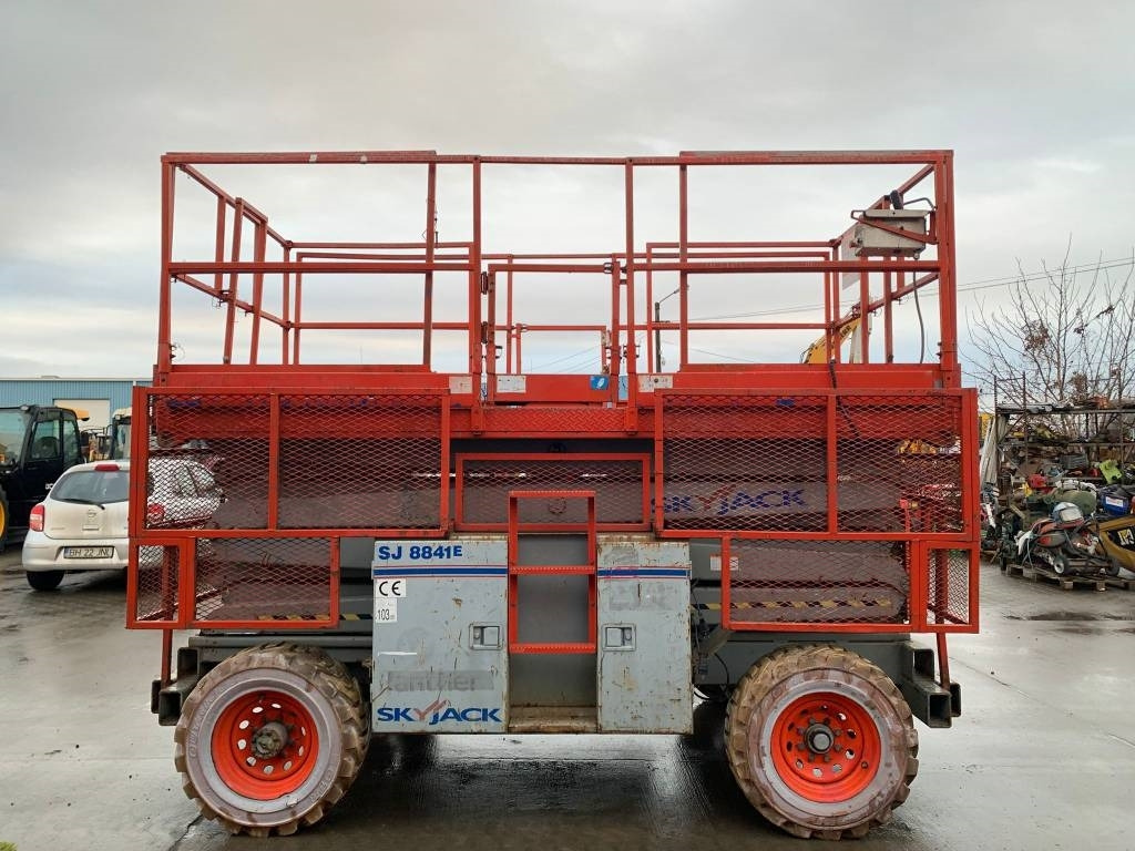 SkyJack SJ 8841 - Plataforma de Tijera/ Plataforma de tesoura: foto 3 SkyJack SJ 8841 - Plataforma de Tijera/ Plataforma de tesoura: foto 3