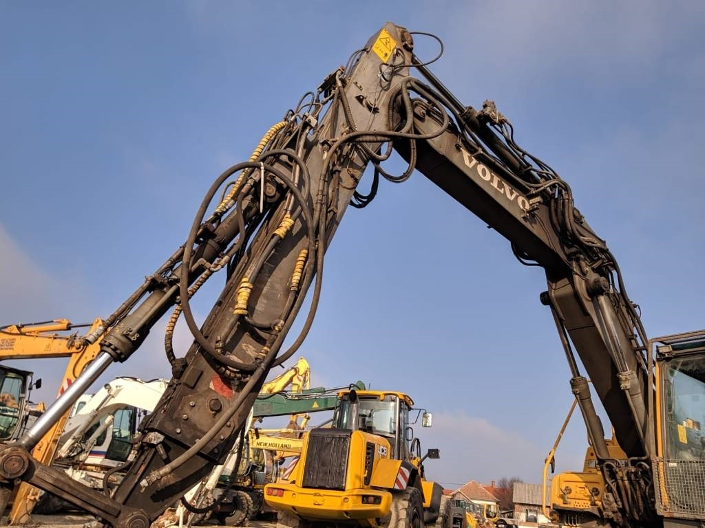 Escavadora de rastos Volvo EC 160 B LC: foto 7