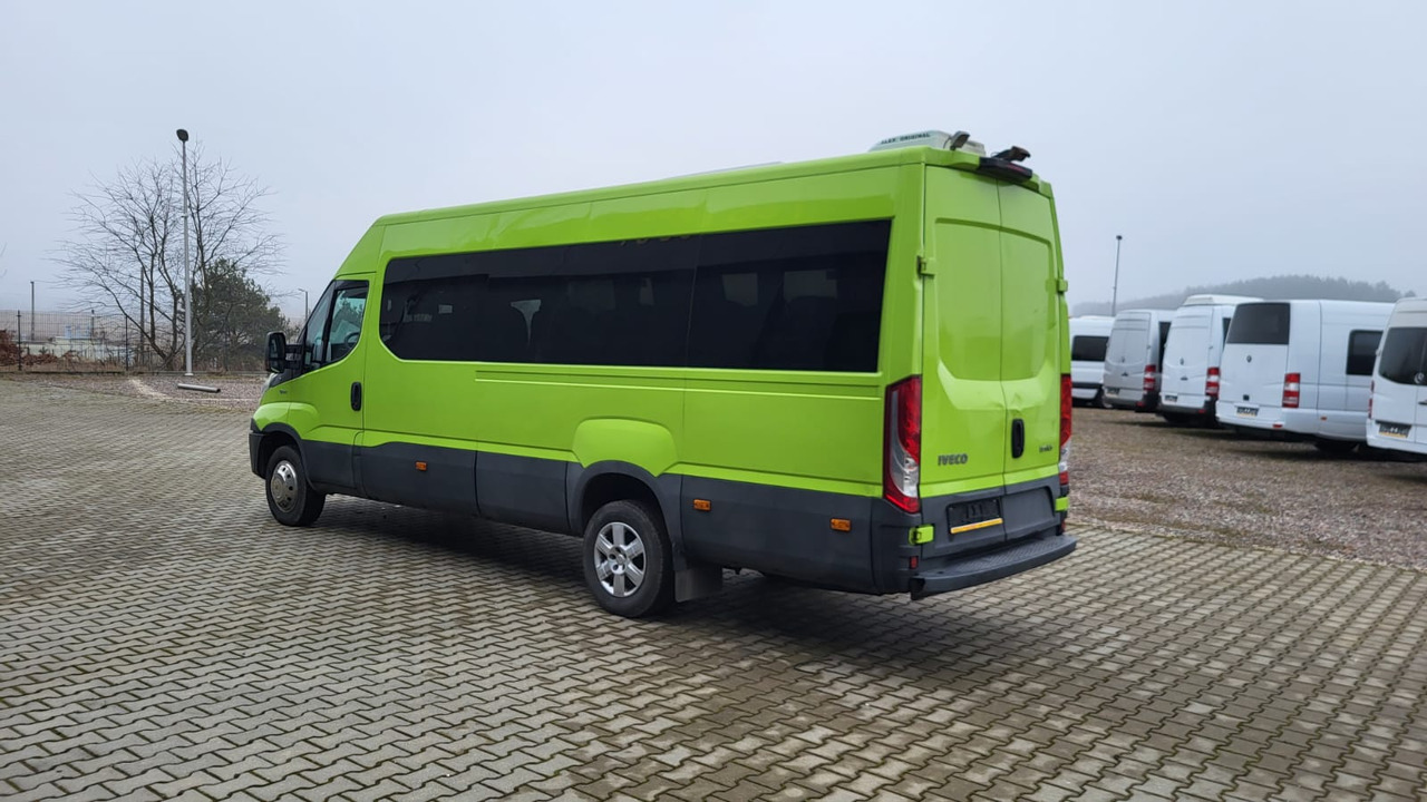 Micro-ônibus, Furgão de passageiros Iveco Daily 24 places + 4 standing: foto 7