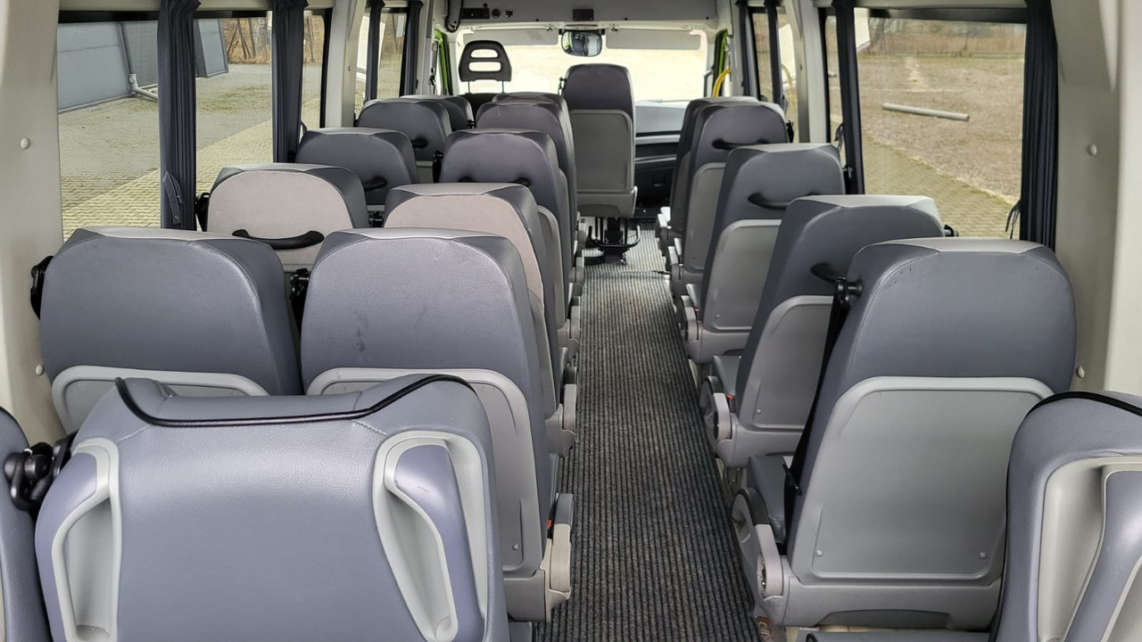 Micro-ônibus, Furgão de passageiros Iveco Daily 24 places + 4 standing: foto 13