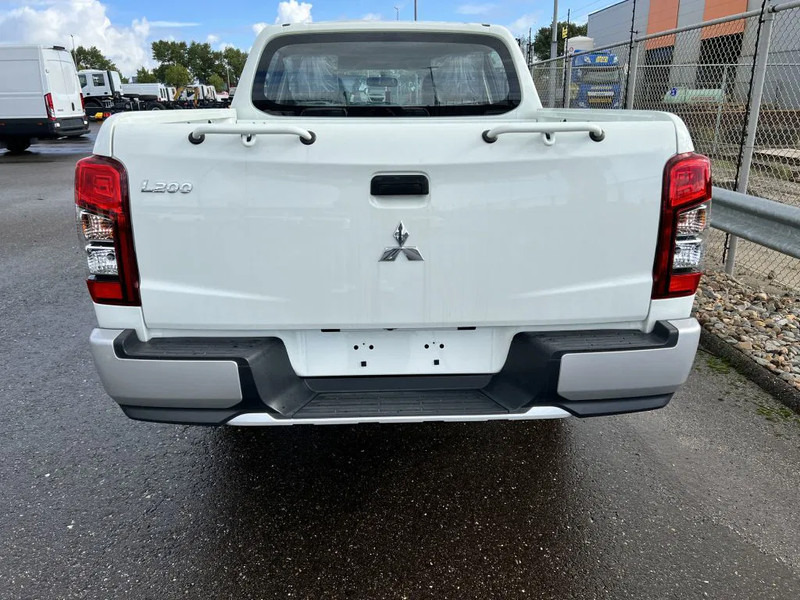 Mitsubishi L200 4x4 - 8 UNITS in WHITE 2.5 D GL Double Cab - EURO 2 - NEW!! Ready for work!!!** - Pick-up, Carrinha cabine dupla: foto 3 Mitsubishi L200 4x4 - 8 UNITS in WHITE 2.5 D GL Double Cab - EURO 2 - NEW!! Ready for work!!!** - Pick-up, Carrinha cabine dupla: foto 3