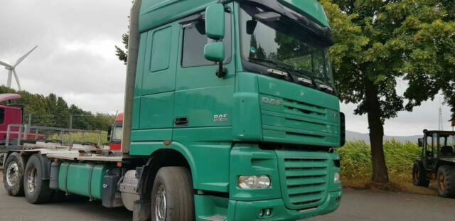 DAF XF105-460Super Spacs Cap G.Haus/Hoch Retarder - Caminhão chassi: foto 2 DAF XF105-460Super Spacs Cap G.Haus/Hoch Retarder - Caminhão chassi: foto 2