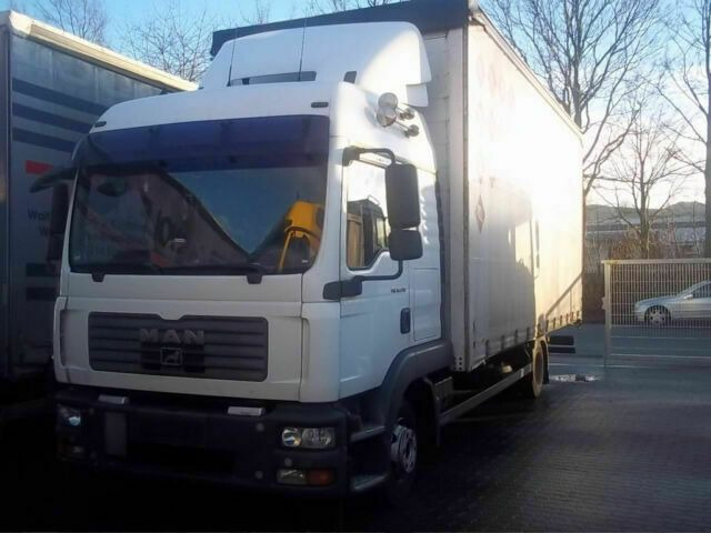 MAN 8.240TGL Euro:4 G.Haus/Hochdach Klima Stand - Furgão de toldo: foto 1 MAN 8.240TGL Euro:4 G.Haus/Hochdach Klima Stand - Furgão de toldo: foto 1