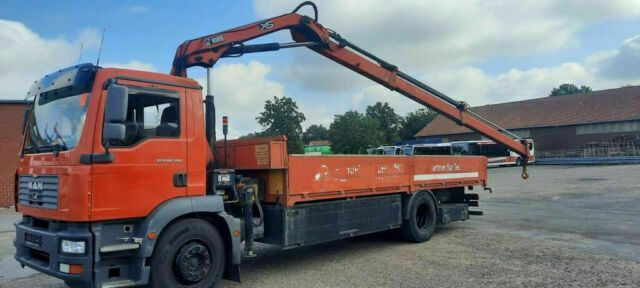 MAN TG-M18.280PS Hiab 111B-2 mit Funk - Camião de caixa aberta/ Plataforma, Caminhão grua: foto 3 MAN TG-M18.280PS Hiab 111B-2 mit Funk - Camião de caixa aberta/ Plataforma, Caminhão grua: foto 3