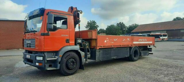 MAN TG-M18.280PS Hiab 111B-2 mit Funk - Camião de caixa aberta/ Plataforma, Caminhão grua: foto 5 MAN TG-M18.280PS Hiab 111B-2 mit Funk - Camião de caixa aberta/ Plataforma, Caminhão grua: foto 5