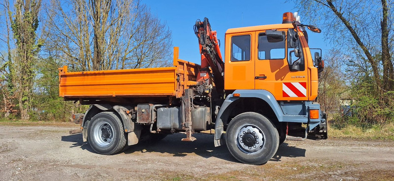 MAN TGM 18.240PS 4x4 3.S-Kipper mit Kran - Caminhão basculante, Caminhão grua: foto 5 MAN TGM 18.240PS 4x4 3.S-Kipper mit Kran - Caminhão basculante, Caminhão grua: foto 5