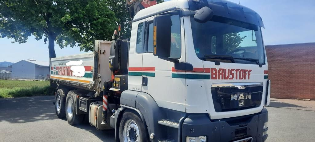 MAN TGS 26.400 Kipper Mit Kran/Funk - Caminhão basculante, Caminhão grua: foto 2 MAN TGS 26.400 Kipper Mit Kran/Funk - Caminhão basculante, Caminhão grua: foto 2
