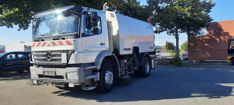 Mercedes-Benz 1824 Axor - Varredora urbana: foto 1 Mercedes-Benz 1824 Axor - Varredora urbana: foto 1