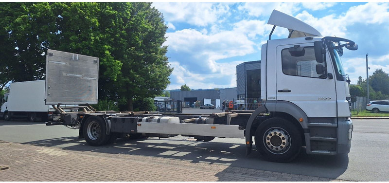 Mercedes-Benz 1833 2 Achser für BDF mit LBW - Caminhão chassi: foto 3 Mercedes-Benz 1833 2 Achser für BDF mit LBW - Caminhão chassi: foto 3