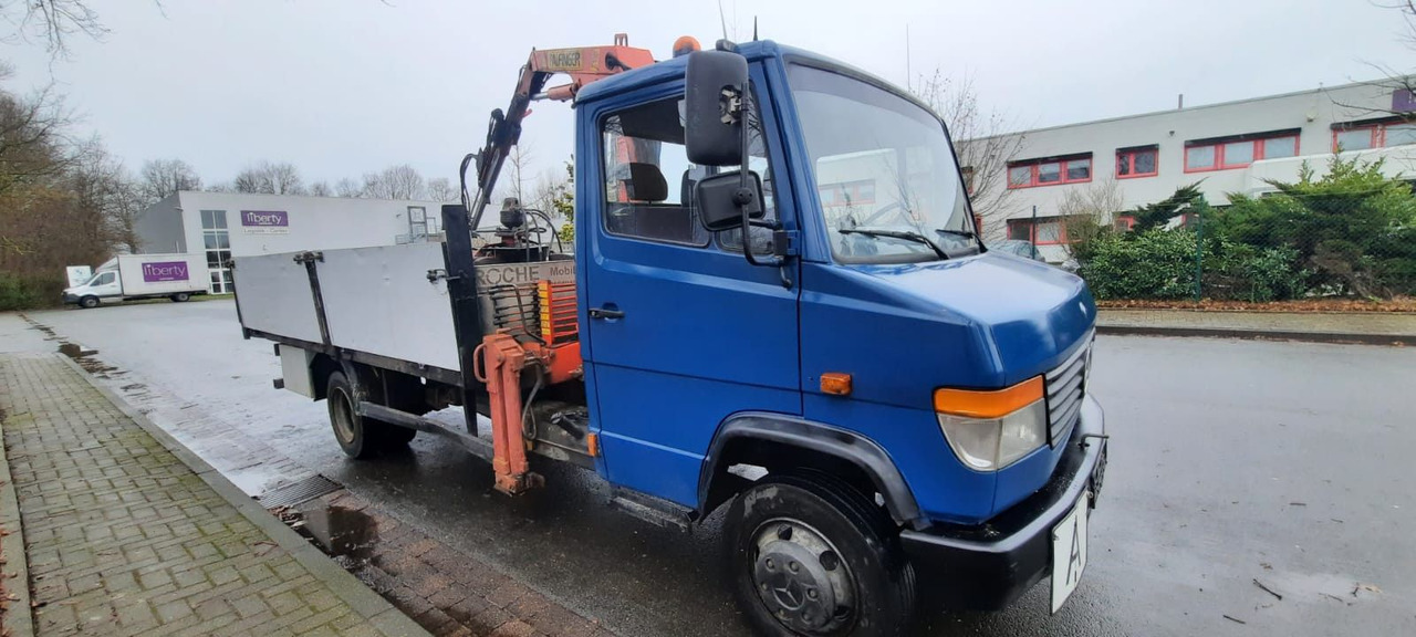 Mercedes-Benz 814 Pritsche mit Kran+Greifer - Furgão caixa aberta: foto 4 Mercedes-Benz 814 Pritsche mit Kran+Greifer - Furgão caixa aberta: foto 4