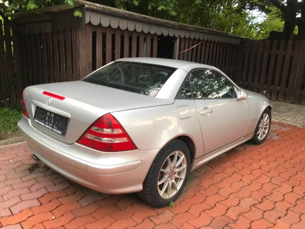 Mercedes-Benz SLK 200 Kompressor - Automóvel: foto 1 Mercedes-Benz SLK 200 Kompressor - Automóvel: foto 1