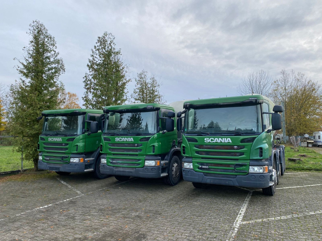 Scania 2x P360 Betonmischer 8x4 Blatt/Blatt E6 2 stück - Caminhão betoneira: foto 2 Scania 2x P360 Betonmischer 8x4 Blatt/Blatt E6 2 stück - Caminhão betoneira: foto 2
