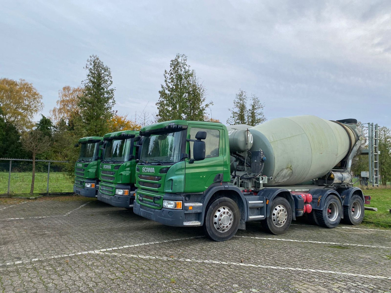Scania 2x P360 Betonmischer 8x4 Blatt/Blatt E6 2 stück - Caminhão betoneira: foto 4 Scania 2x P360 Betonmischer 8x4 Blatt/Blatt E6 2 stück - Caminhão betoneira: foto 4